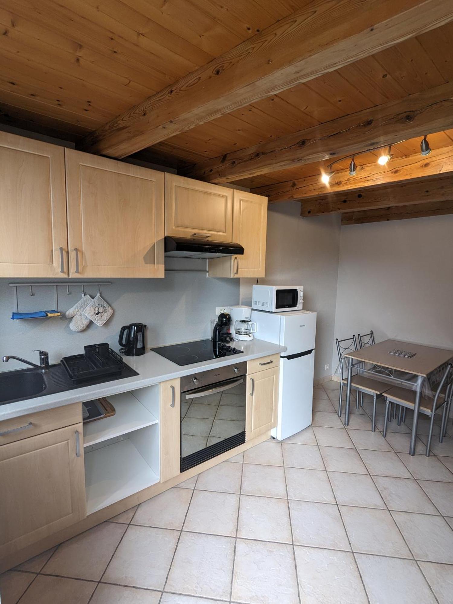 Petite Maison De Village Situee Entre Lacs, Cascades Et Montagnes Virieu-le-Grand Eksteriør billede