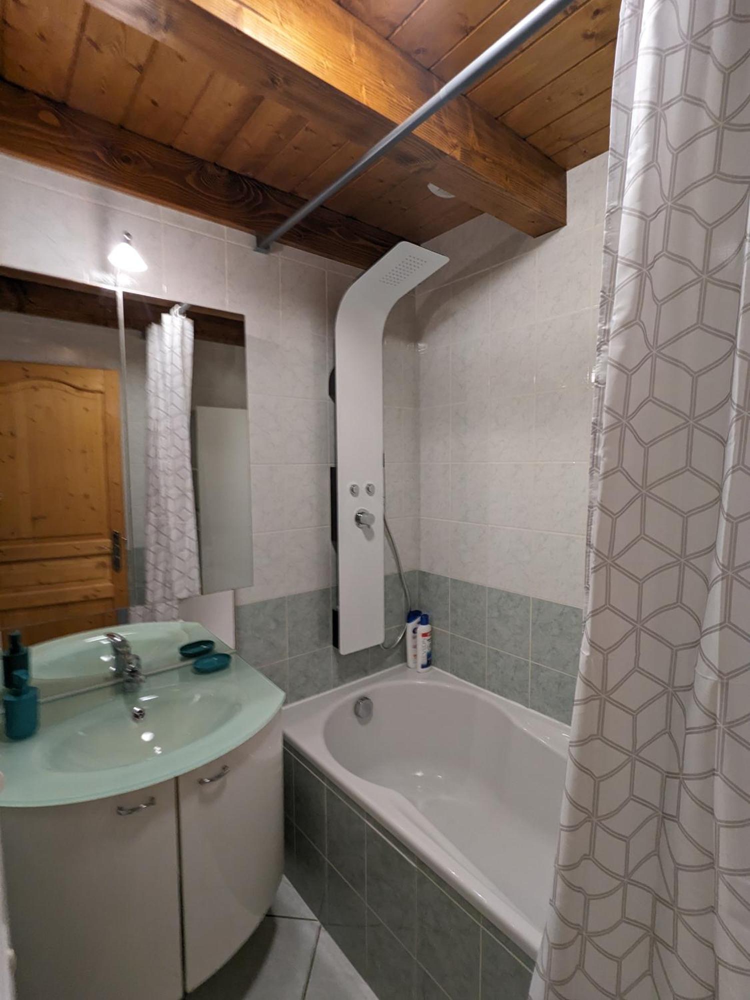 Petite Maison De Village Situee Entre Lacs, Cascades Et Montagnes Virieu-le-Grand Eksteriør billede
